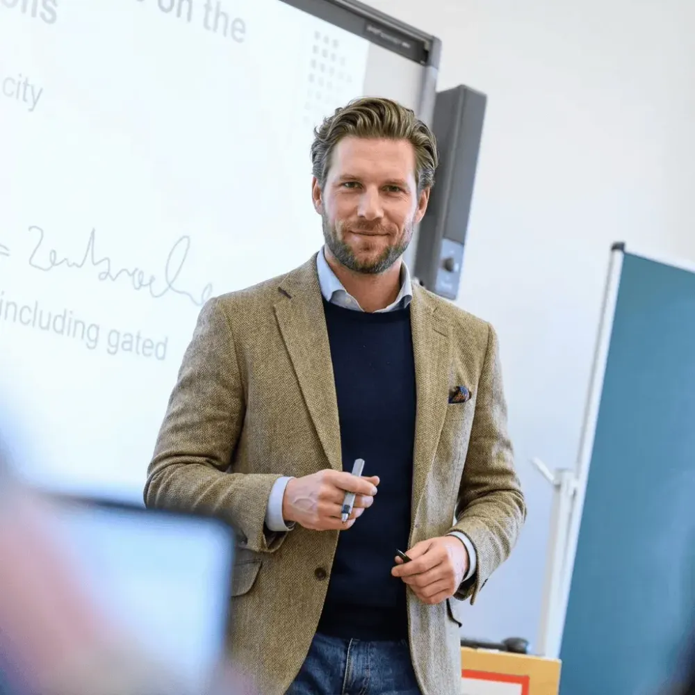 Efficient seminar planning and participant management for workshops, training courses and continuing education on a laptop